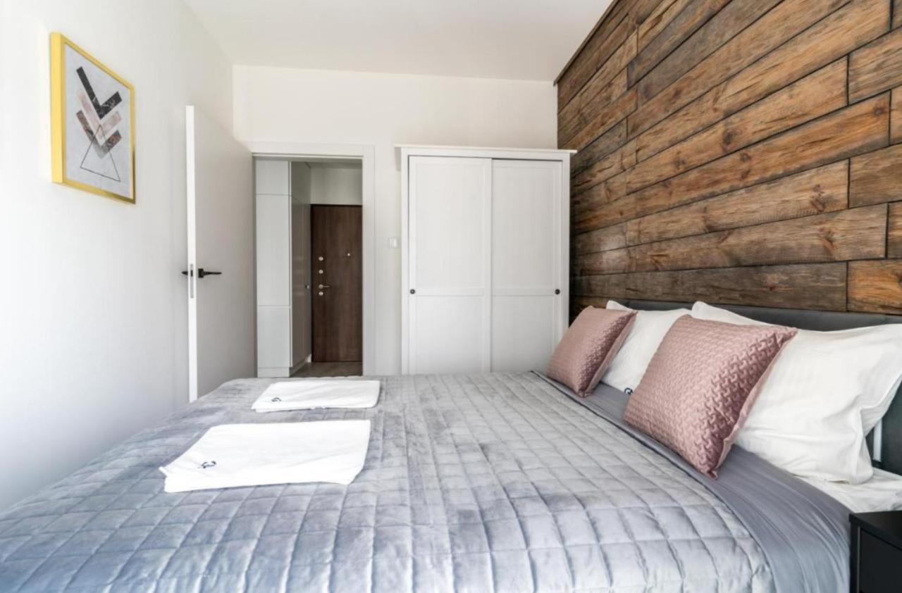 Mennica Residence - City Center - Golden Apartments Варшава Екстериор снимка